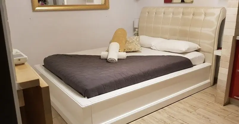 Basic Tek Büyük Yataklı Oda, 1 Çift Kişilik Yatak, Teras, Zemin Kat
