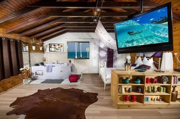 Deluxe Stüdyo, 1 Yatak Odası, Sıcak Su Havuzu, Plaj Manzaralı