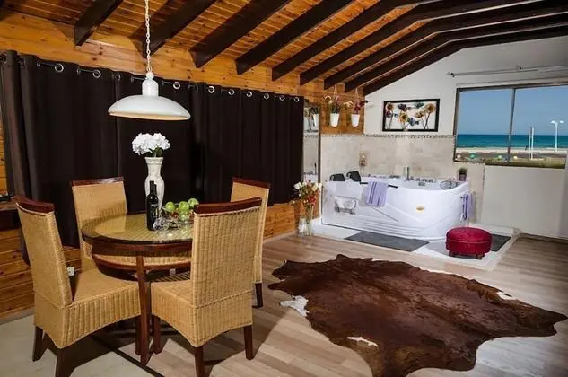 Deluxe Stüdyo, 1 Yatak Odası, Sıcak Su Havuzu, Plaj Manzaralı