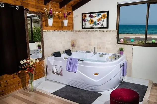 Deluxe Stüdyo, 1 Yatak Odası, Sıcak Su Havuzu, Plaj Manzaralı