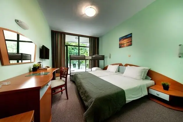 Double Family Room, Park View (Free Beach Package)