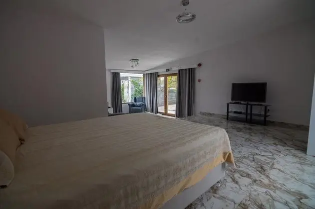 Suite, Kısmi Deniz Manzaralı