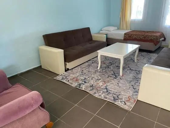 Apart 1+1 Oda, Bahçe Manzaralı, Balkonlu