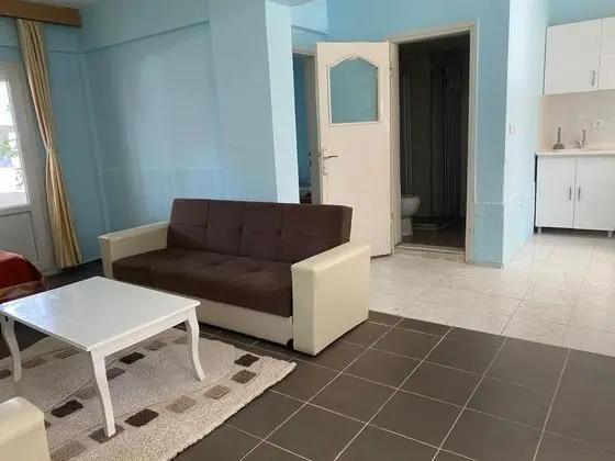 Apart 1+1 Oda, Bahçe Manzaralı, Balkonlu