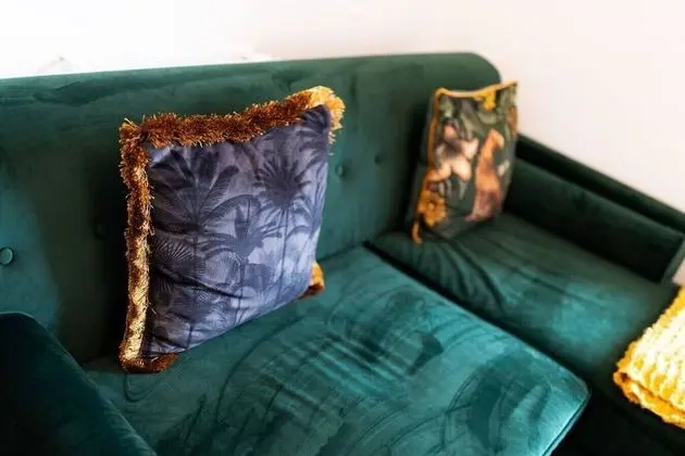 Ev
