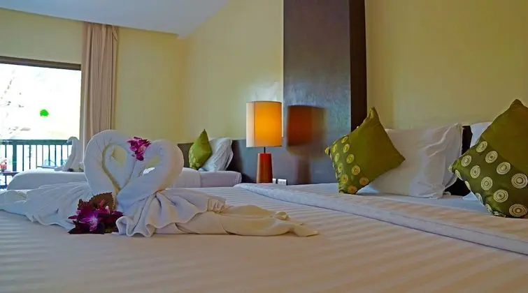 Deluxe Family Room (2 Adults 2 Children)