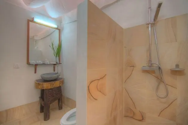 Private Palm Bungalow Twin