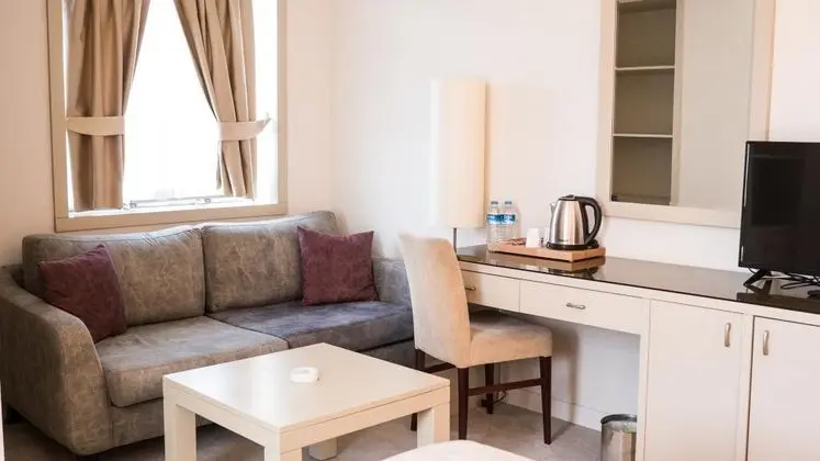 Corner Suite,şehir Manzaralı,küvetli Veya Jakuzili