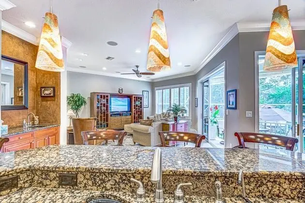 Ev (Palm Island Canal Home - 4 BR)