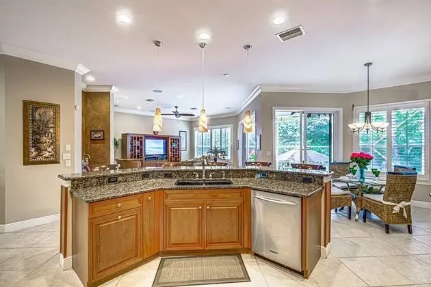 Ev (Palm Island Canal Home - 4 BR)