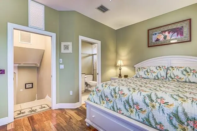 Ev (Palm Island Canal Home - 4 BR)