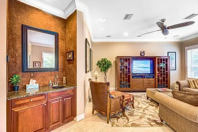 Ev (Palm Island Canal Home - 4 BR)