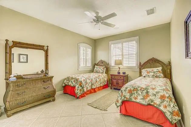 Ev (Palm Island Canal Home - 4 BR)