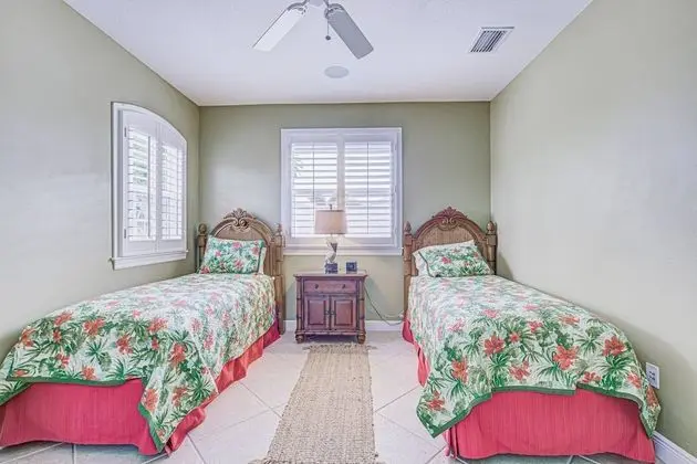 Ev (Palm Island Canal Home - 4 BR)