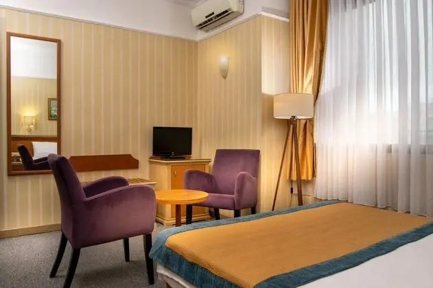 Standart Üç Kişilik Oda, Deniz Manzaralı, Balkonlu
