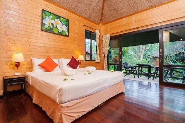 Superior Bungalow (Air Con)