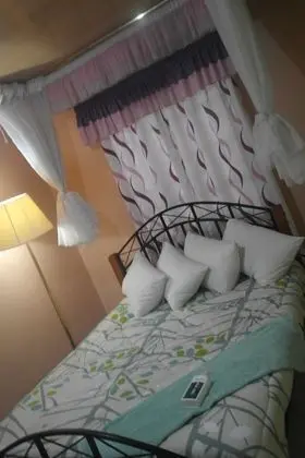 Standard Tek Büyük Yataklı Oda, Ortak Banyo