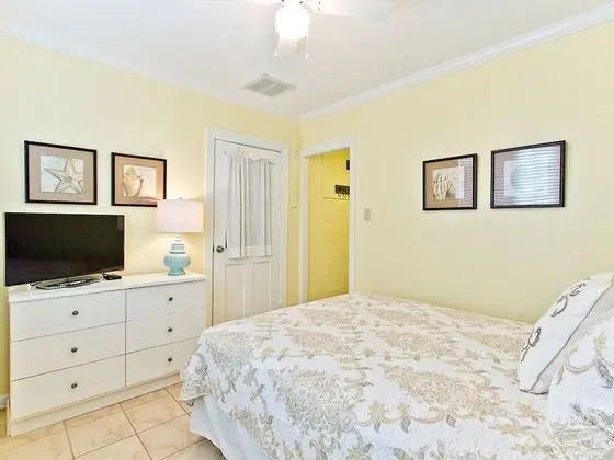 Ev, Birden Çok Yatak, Havuz Kullanımı, Havuz Manzaralı