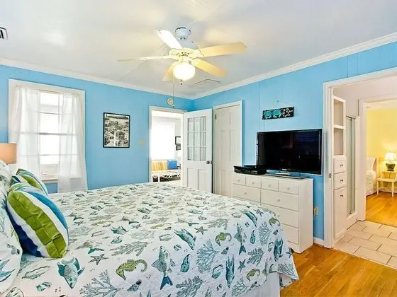 Ev, Birden Çok Yatak, Havuz Kullanımı, Havuz Manzaralı