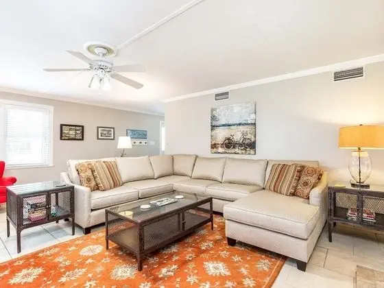 Ev, Birden Çok Yatak, Havuz Kullanımı, Havuz Manzaralı