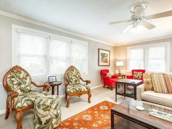 Ev, Birden Çok Yatak, Havuz Kullanımı, Havuz Manzaralı