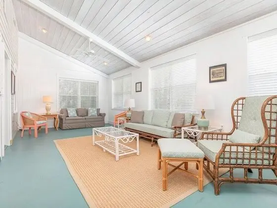 Ev, Birden Çok Yatak, Havuz Kullanımı, Havuz Manzaralı