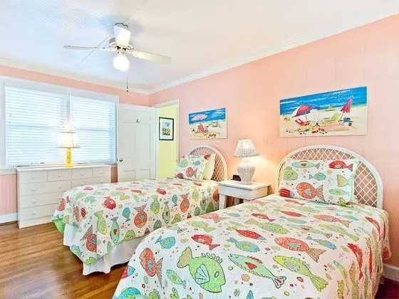 Ev, Birden Çok Yatak, Havuz Kullanımı, Havuz Manzaralı