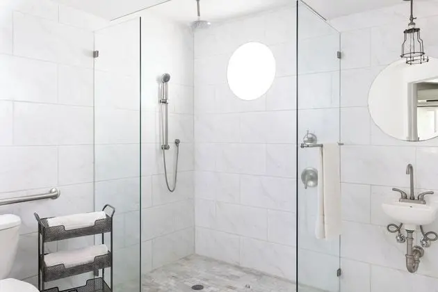 Standard Oda, 1 En Büyük (King) Boy Yatak, Havuz Manzaralı