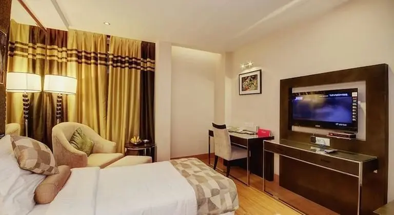 Deluxe Oda, 1 En Büyük (King) Boy Yatak, Şehir Manzaralı