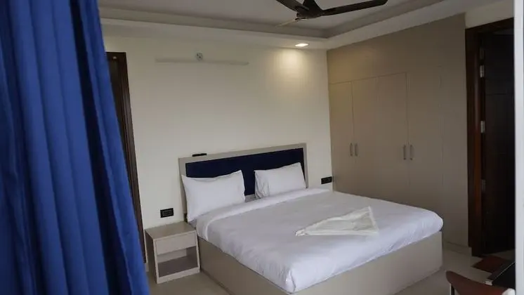 Deluxe Tek Büyük Yataklı Oda