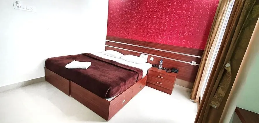 Deluxe Tek Büyük veya İki Ayrı Yataklı Oda (Non AC)
