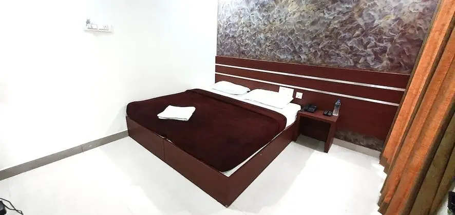 Deluxe Tek Büyük veya İki Ayrı Yataklı Oda (Non AC)