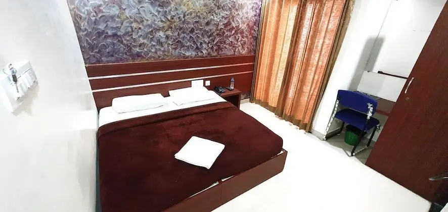 Deluxe Tek Büyük veya İki Ayrı Yataklı Oda (Non AC)
