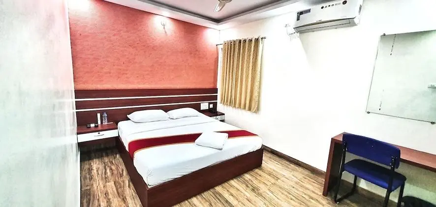 Deluxe Tek Büyük Yataklı Oda, 1 Çift Kişilik Yatak, Engellilere Uygun, Şehir Manzaralı