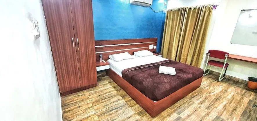 Deluxe Tek Büyük Yataklı Oda, 1 Çift Kişilik Yatak, Engellilere Uygun, Şehir Manzaralı