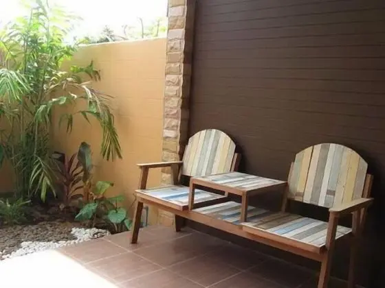 Villa Poolside