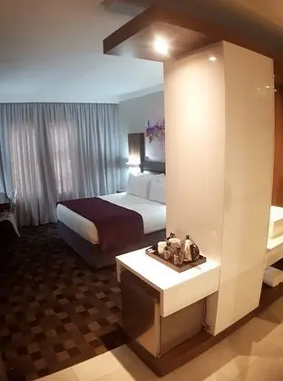 Standard Twin Room (5)