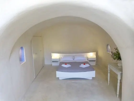 Traditional Ev (Cave House)