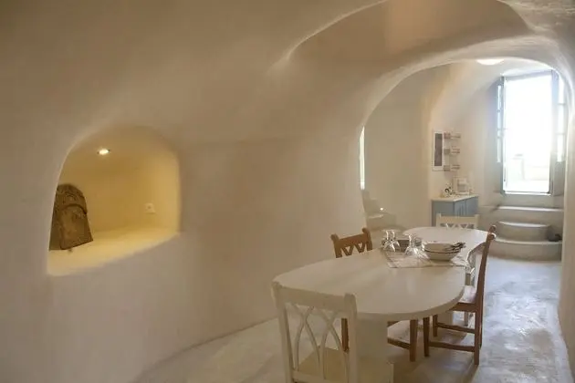 Traditional Ev (Cave House)