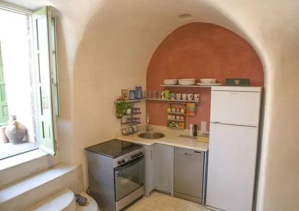 Traditional Ev (Cave House)