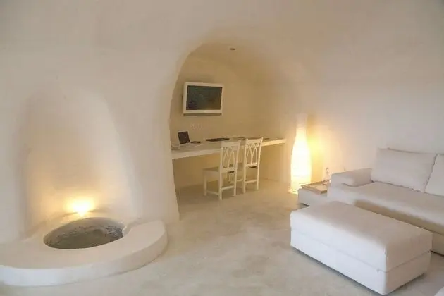 Traditional Ev (Cave House)