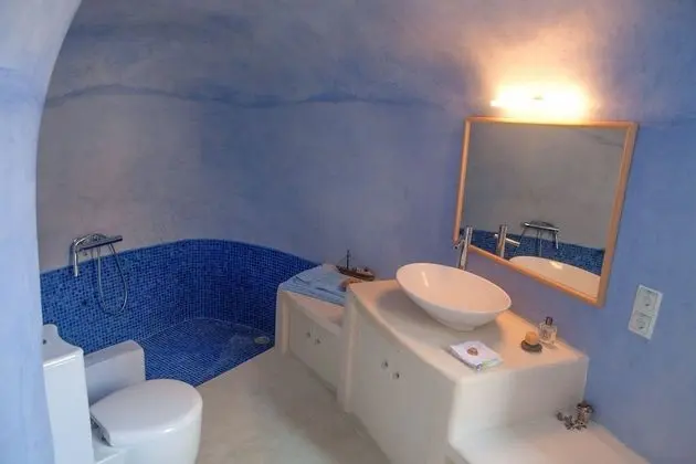 Traditional Ev (Cave House)