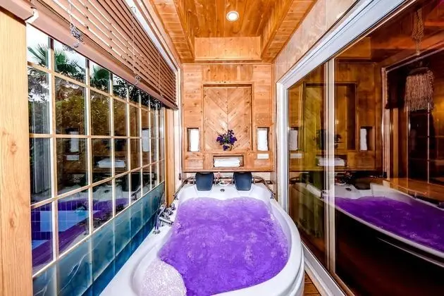 Camelville Pool Villa Suite
