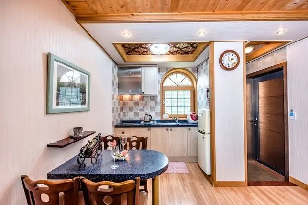 Camelville Pool Villa Suite