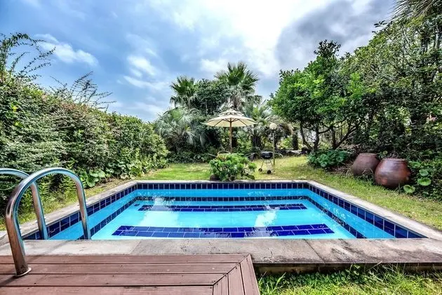 Camelville Pool Villa Suite