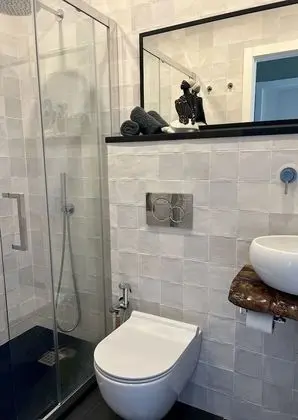 Superior Tek Büyük Yataklı Oda, Kısmi Deniz Manzaralı