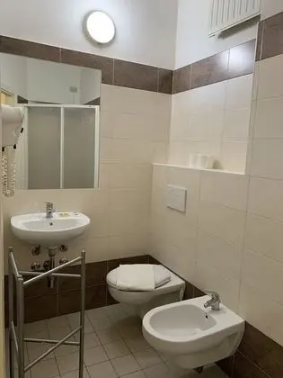 Üç Kişilik Oda