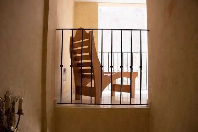 Courtyard Room