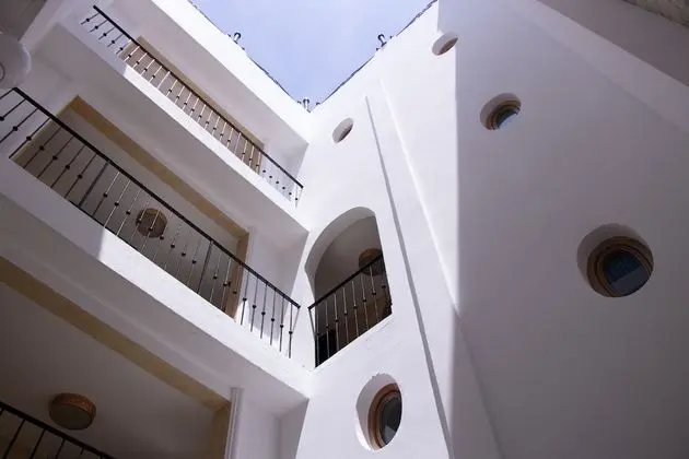 Courtyard Room