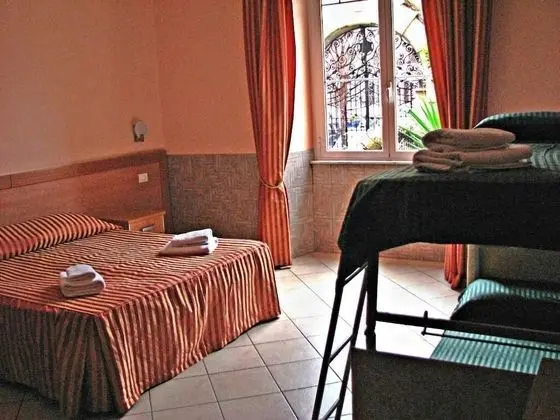 Dört Kişilik Oda, 1 Yatak Odası, Ek Bina